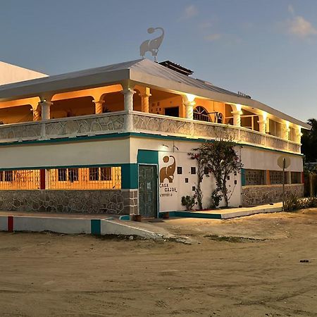 Casa Gajah HotЭль-Куйо Экстерьер фото